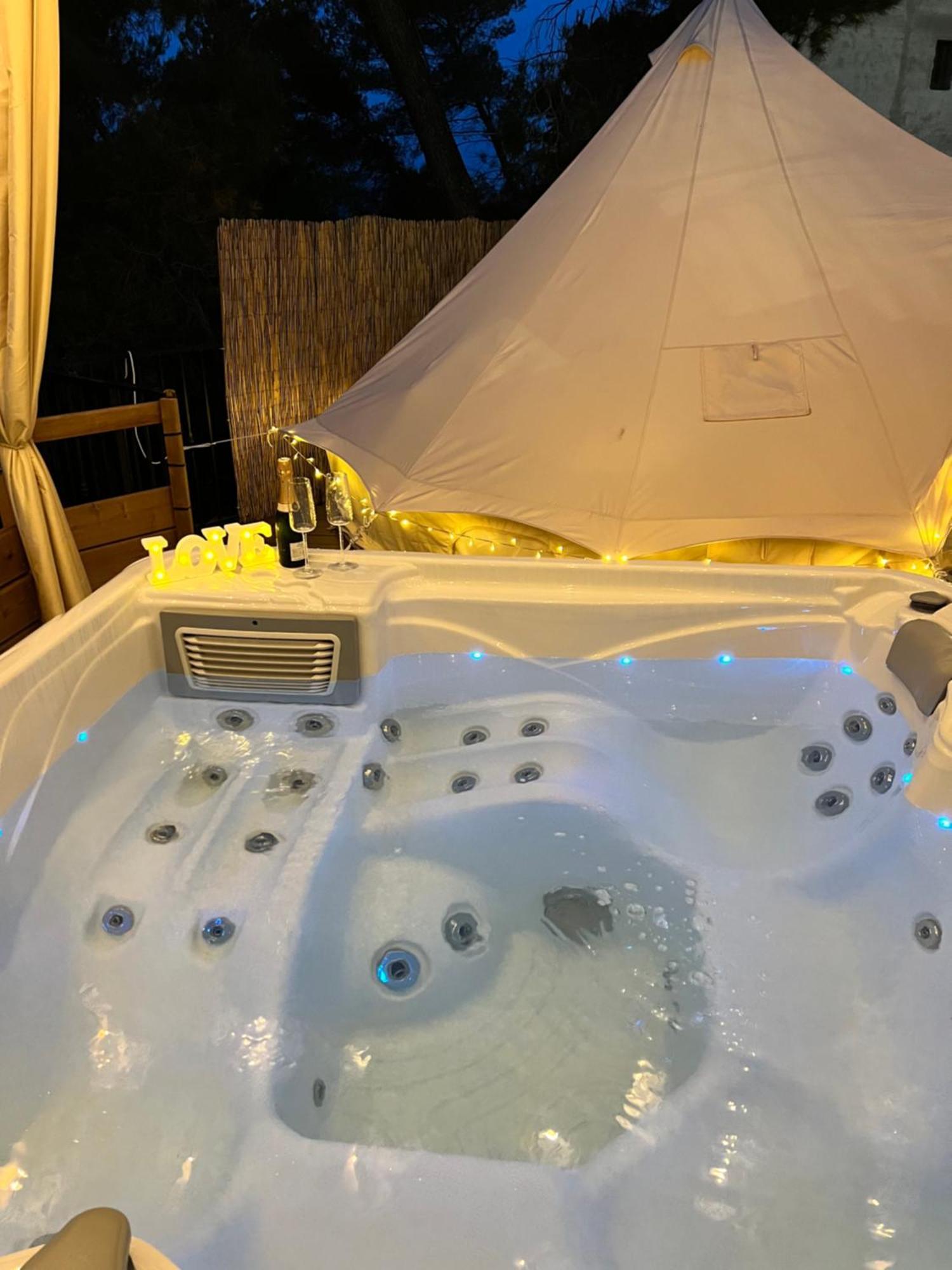 Love Room Tente Lodge Spa Mfg Chez C&C, Exclusivement Reservee Aux Adultes Cantaron Exterior photo