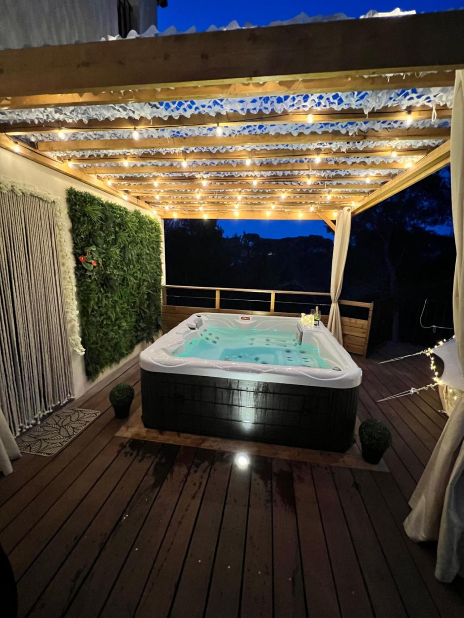 Love Room Tente Lodge Spa Mfg Chez C&C, Exclusivement Reservee Aux Adultes Cantaron Exterior photo
